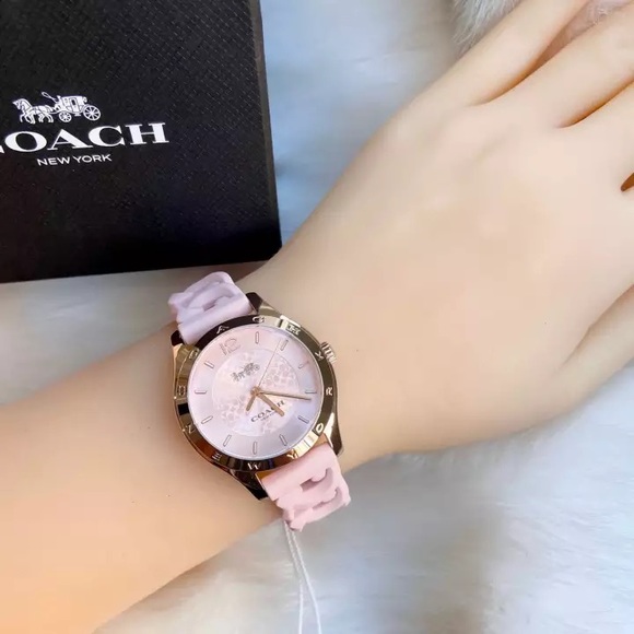 Coach watch brand new authentic
PRICE TO SELL ASAP ❤️❤️🥳🥳🥳🥳 - Picture 1 of 3